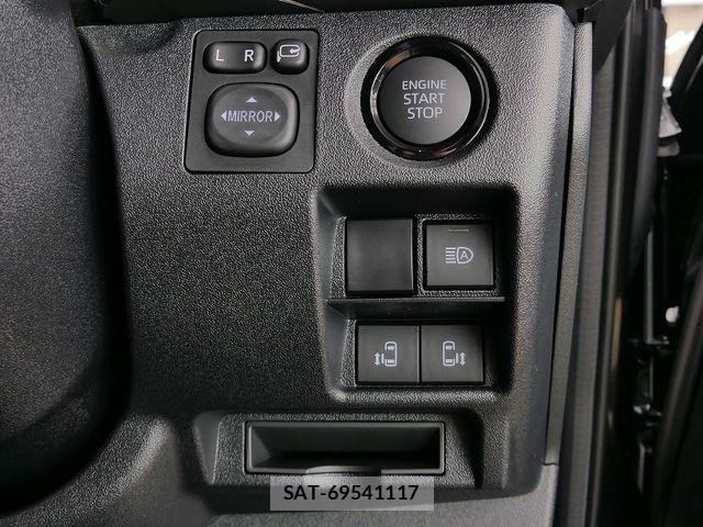Toyota HIACE VAN 2026-07 8871125-14