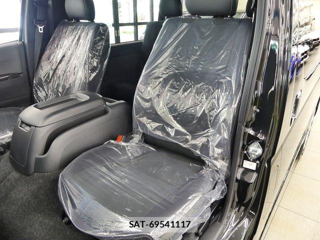Toyota HIACE VAN 2026-07 8871125-16