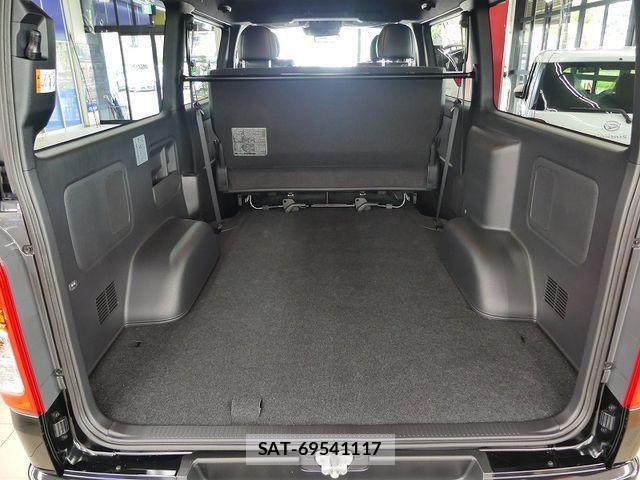 Toyota HIACE VAN 2026-07 8871125-18