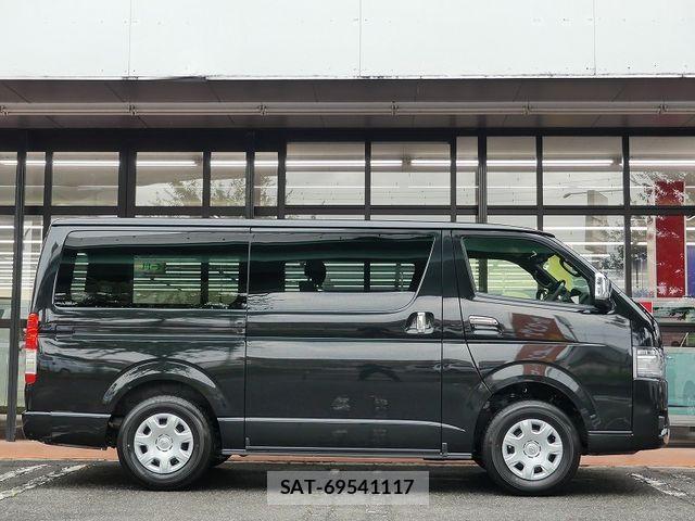 Toyota HIACE VAN 2026-07 8871125-6