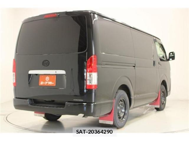 Toyota HIACE VAN 2022-04 8880006-11