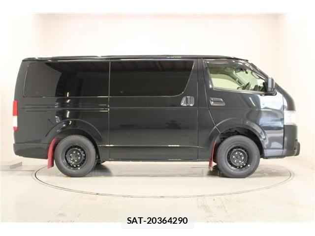 Toyota HIACE VAN 2022-04 8880006-12