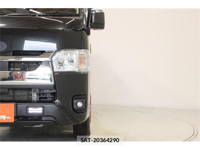 Toyota HIACE VAN 2022-04 8880006-13