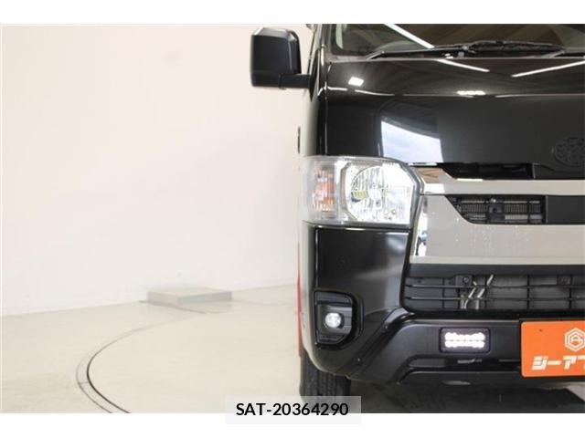 Toyota HIACE VAN 2022-04 8880006-15