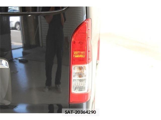 Toyota HIACE VAN 2022-04 8880006-17