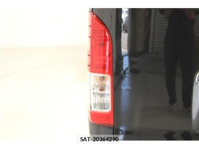 Toyota HIACE VAN 2022-04 8880006-18