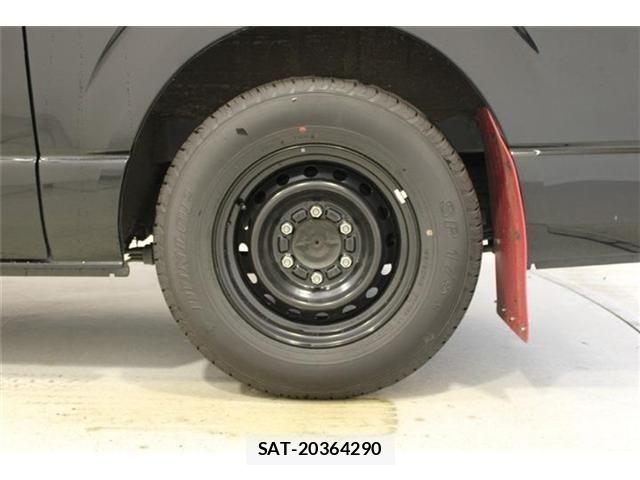 Toyota HIACE VAN 2022-04 8880006-23