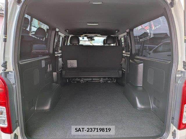 Toyota HIACE VAN 2022-03 8880007-10