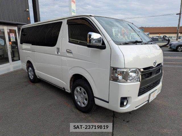 Toyota HIACE VAN 2022-03 8880007-16