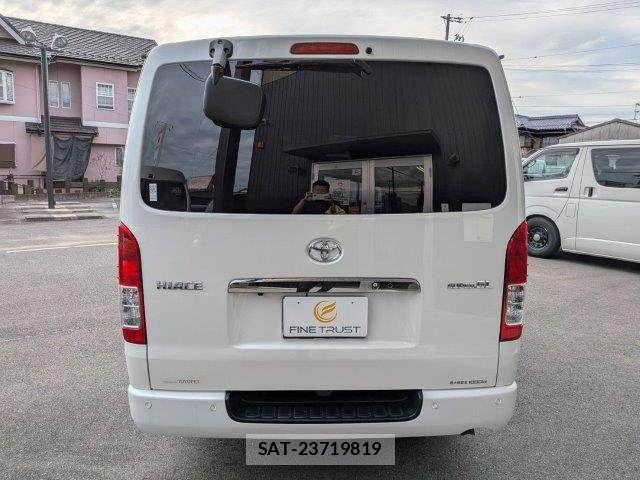 Toyota HIACE VAN 2022-03 8880007-19