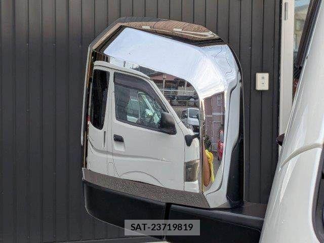 Toyota HIACE VAN 2022-03 8880007-27