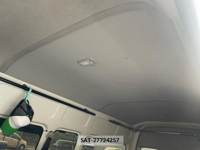 Toyota HIACE VAN 2019-11 8880005-16