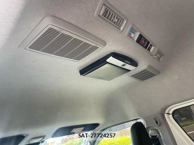 Toyota HIACE VAN 2019-11 8880005-17