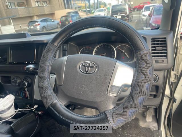 Toyota HIACE VAN 2019-11 8880005-21