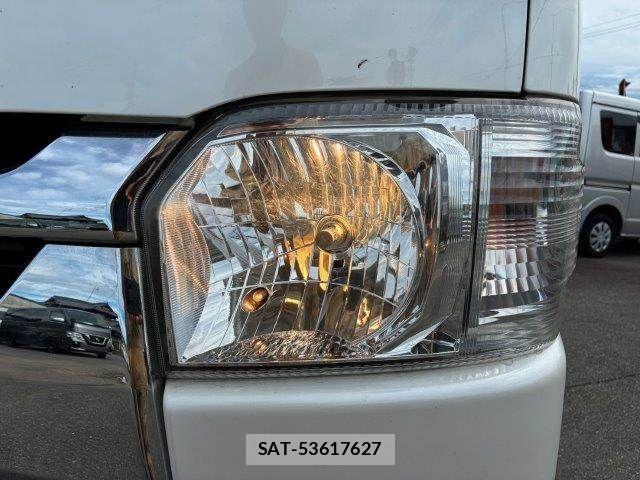Toyota HIACE VAN 2020-08 8880008-17