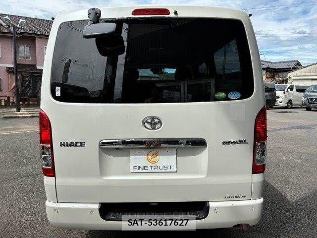 Toyota HIACE VAN 2020-08 8880008-24