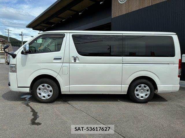 Toyota HIACE VAN 2020-08 8880008-26