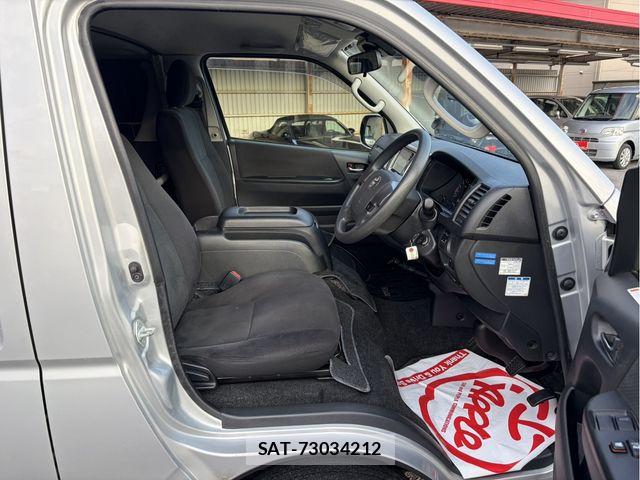 Toyota HIACE VAN 2019-09 8880011-12