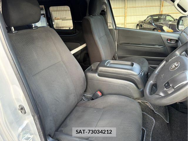 Toyota HIACE VAN 2019-09 8880011-13