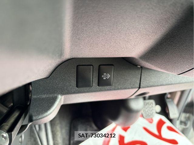 Toyota HIACE VAN 2019-09 8880011-19