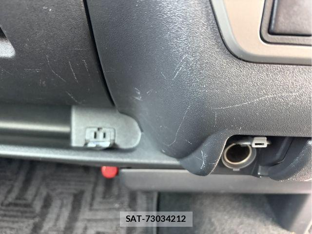 Toyota HIACE VAN 2019-09 8880011-20