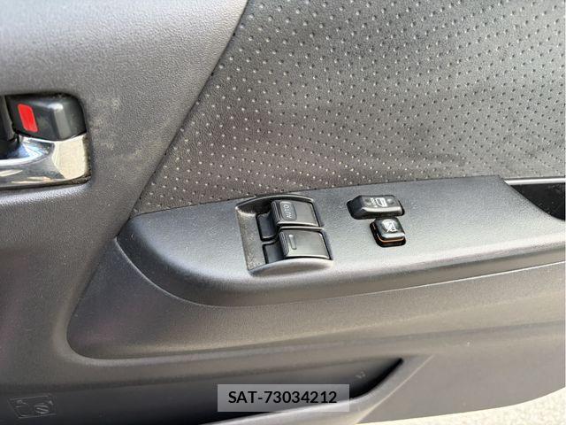 Toyota HIACE VAN 2019-09 8880011-25