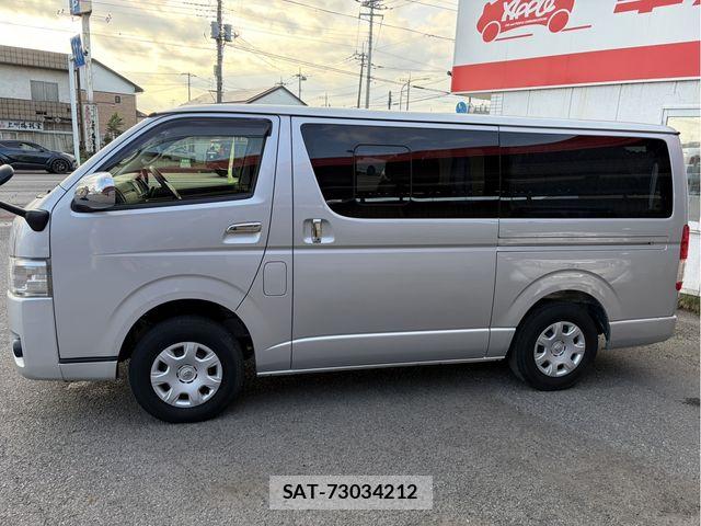Toyota HIACE VAN 2019-09 8880011-2