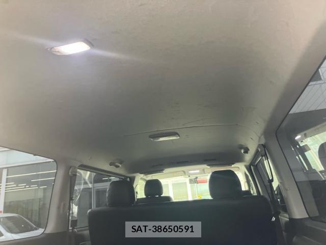 Toyota HIACE VAN 2017-01 8880010-11