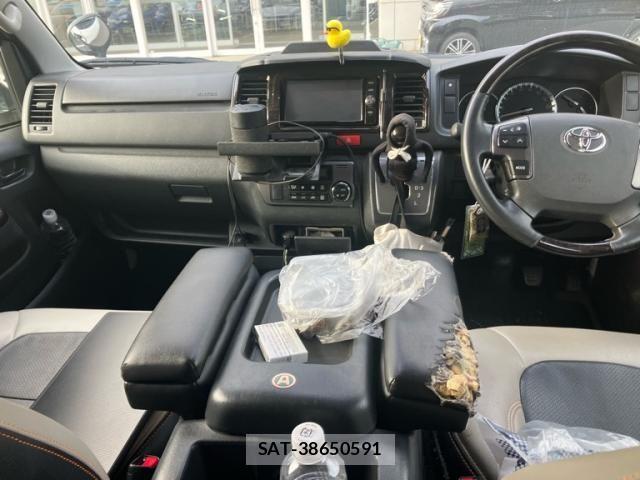 Toyota HIACE VAN 2017-01 8880010-15