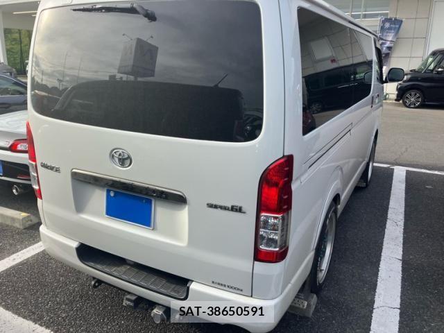 Toyota HIACE VAN 2017-01 8880010-3
