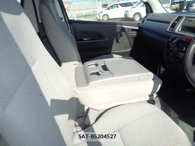 Toyota HIACE VAN 2004-08 8880012-18