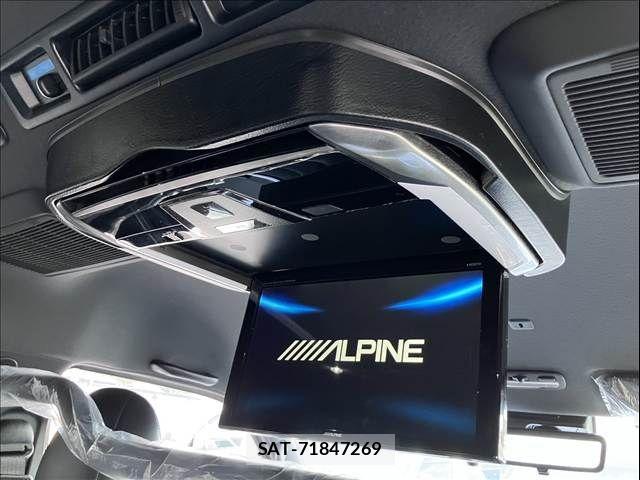 Toyota HIACE VAN 2024-02 8880003-17