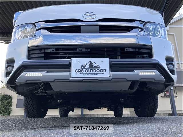 Toyota HIACE VAN 2024-02 8880003-25
