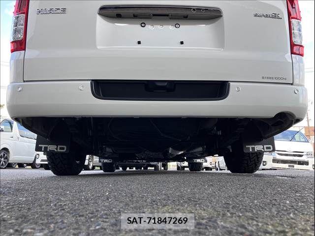 Toyota HIACE VAN 2024-02 8880003-27