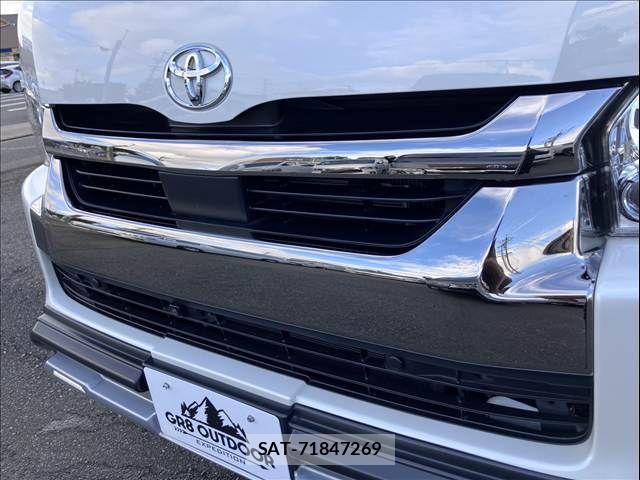 Toyota HIACE VAN 2024-02 8880003-29