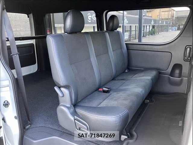 Toyota HIACE VAN 2024-02 8880003-7
