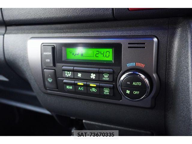 Toyota HIACE VAN 2022-10 8880004-11