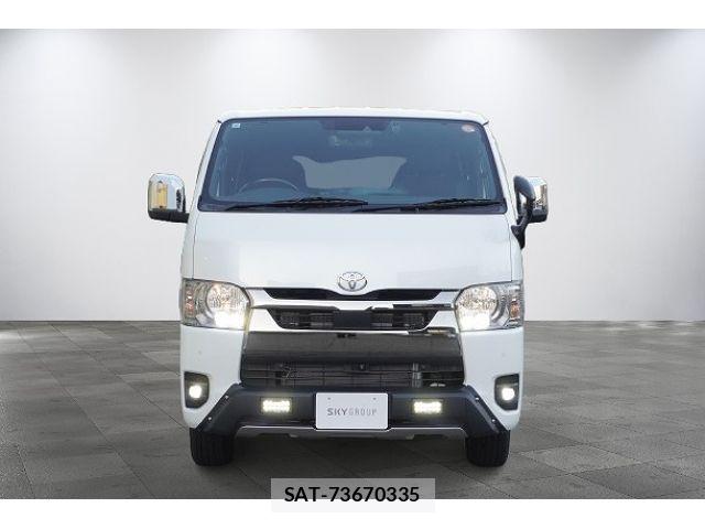 Toyota HIACE VAN 2022-10 8880004-1