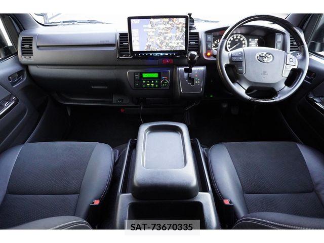 Toyota HIACE VAN 2022-10 8880004-25
