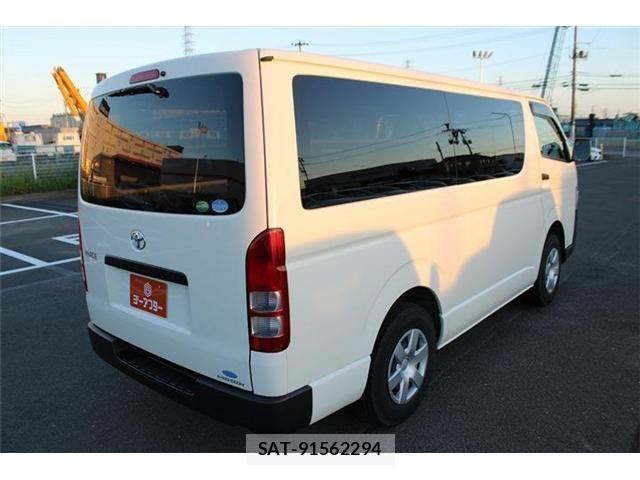 Toyota HIACE VAN 2021-04 8880009-9