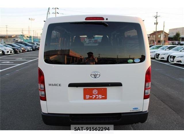 Toyota HIACE VAN 2021-04 8880009-10