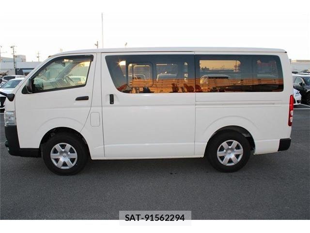 Toyota HIACE VAN 2021-04 8880009-12
