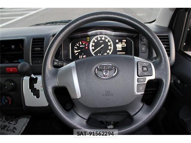 Toyota HIACE VAN 2021-04 8880009-1