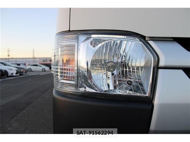Toyota HIACE VAN 2021-04 8880009-21
