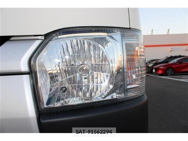 Toyota HIACE VAN 2021-04 8880009-23