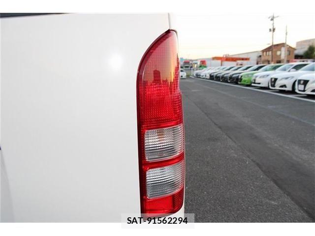 Toyota HIACE VAN 2021-04 8880009-25