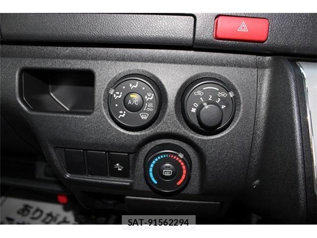 Toyota HIACE VAN 2021-04 8880009-2