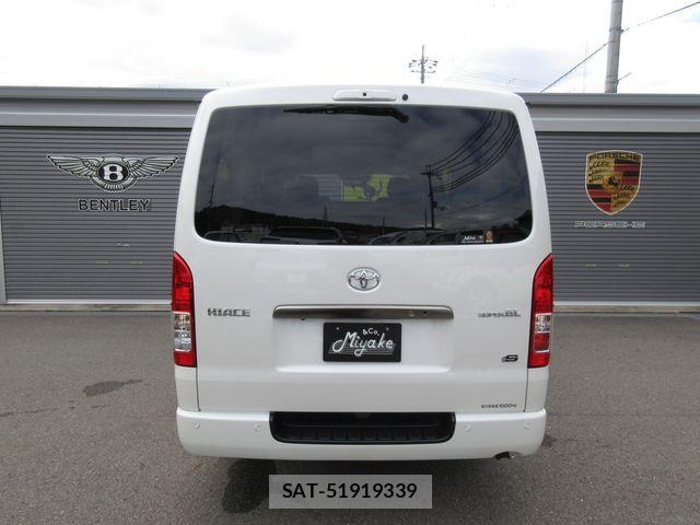 Toyota HIACE VAN 2025-07 8880002-11
