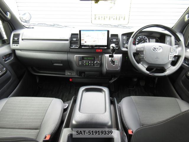 Toyota HIACE VAN 2025-07 8880002-13