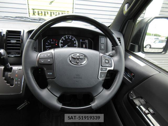Toyota HIACE VAN 2025-07 8880002-15
